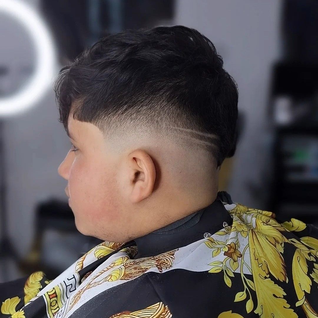 Corte niño con línea